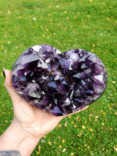 Load image into Gallery viewer, Amethyst Heart on Stand
