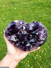 Load image into Gallery viewer, Amethyst Heart on Stand
