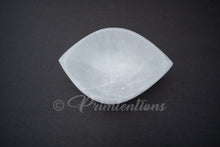 Load image into Gallery viewer, Selenite Eye Shaped Bowl
