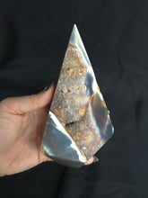 Load image into Gallery viewer, Agate Diamond

