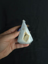 Load image into Gallery viewer, Agate Diamond
