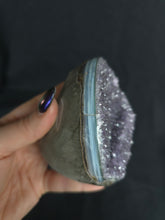 Load image into Gallery viewer, Amethyst Cut Base 102
