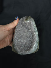 Load image into Gallery viewer, Amethyst Cut Base 360
