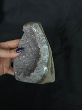 Load image into Gallery viewer, Amethyst Cut Base 360
