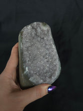 Load image into Gallery viewer, Amethyst Cut Base 360
