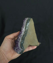 Load image into Gallery viewer, Amethyst Cut Base 577B
