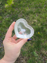 Load image into Gallery viewer, Quartz Heart Bowl
